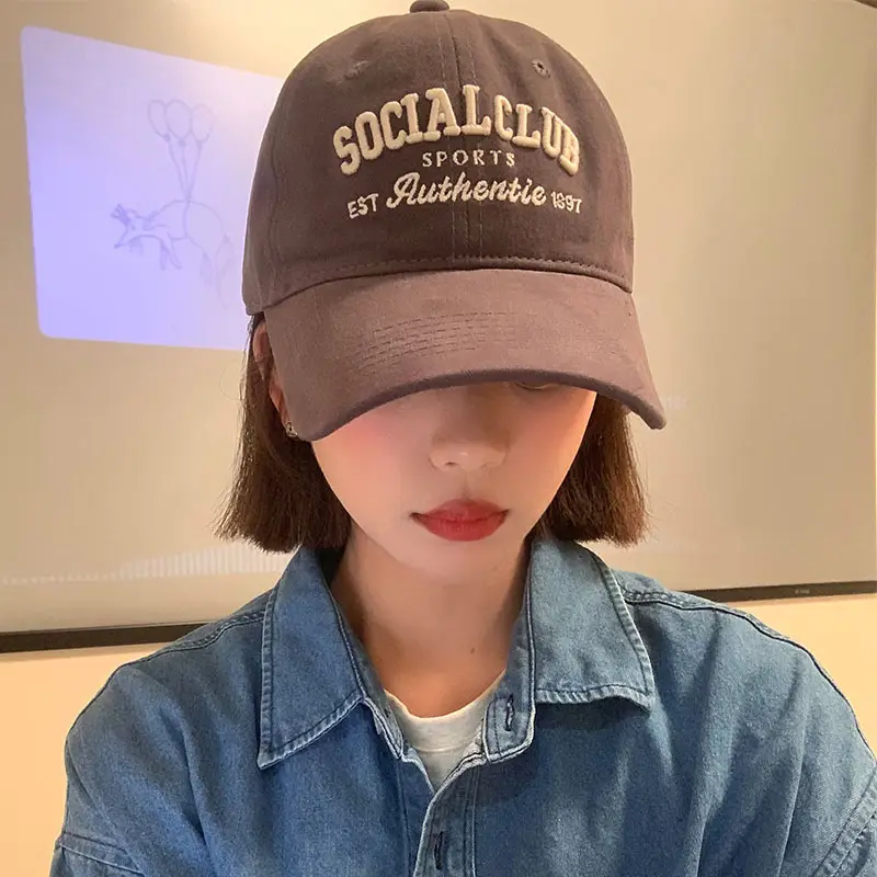Korean Style Embroidered Baseball Cap with Curved Brim — feature 6