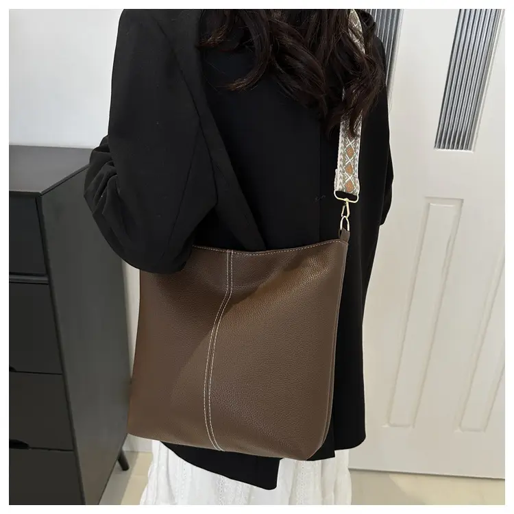 Women's Litchi Pattern Shoulder Bags Brown Black Brown — feature 23