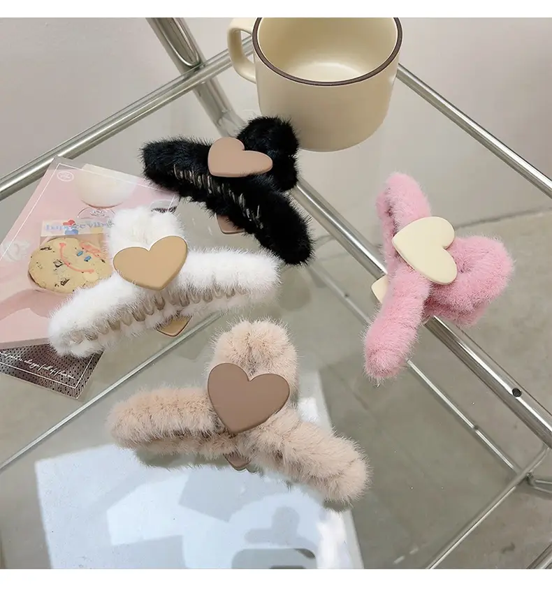 Plush Green Heart Hair Clip for Girls Large Size — feature 1