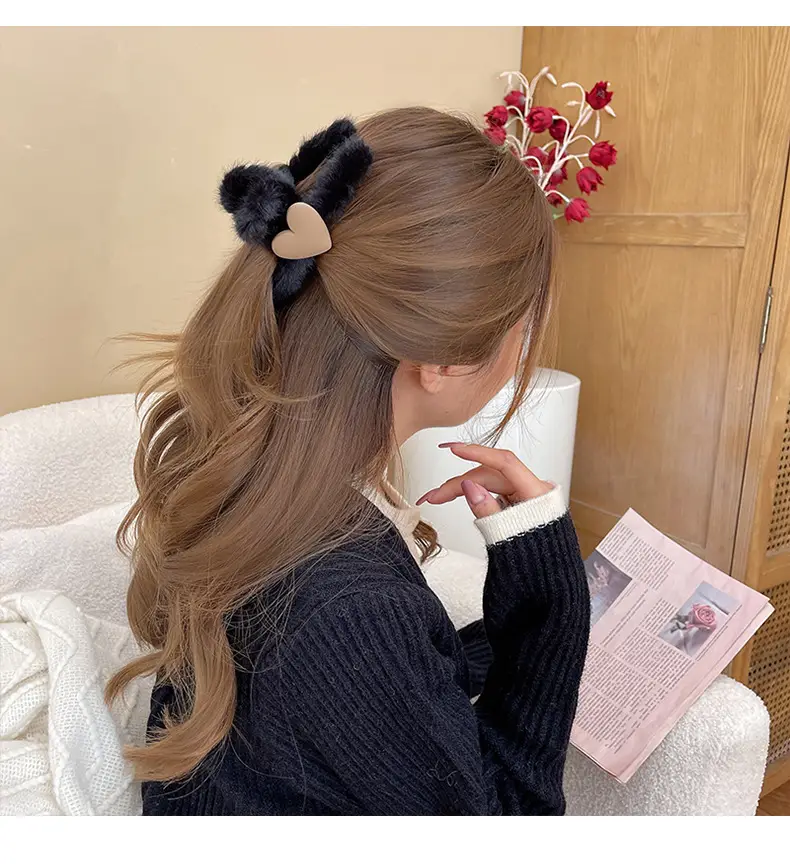Plush Green Heart Hair Clip for Girls Large Size — feature 10