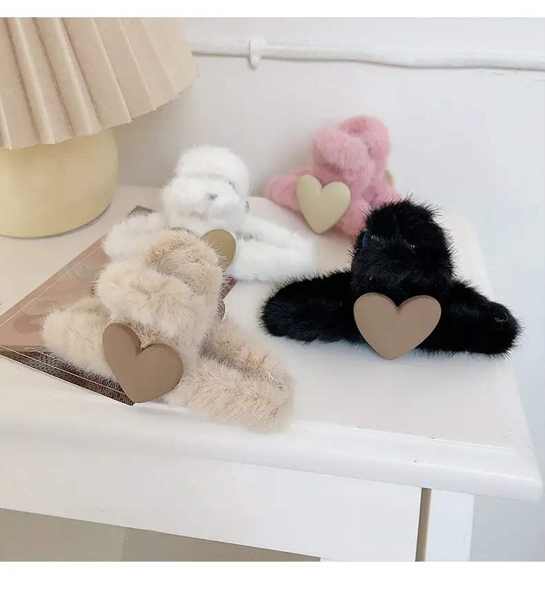 Plush Green Heart Hair Clip for Girls Large Size — feature 15