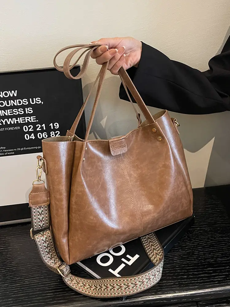 Brown Leather Shoulder Messenger Bag for Women - Image 5