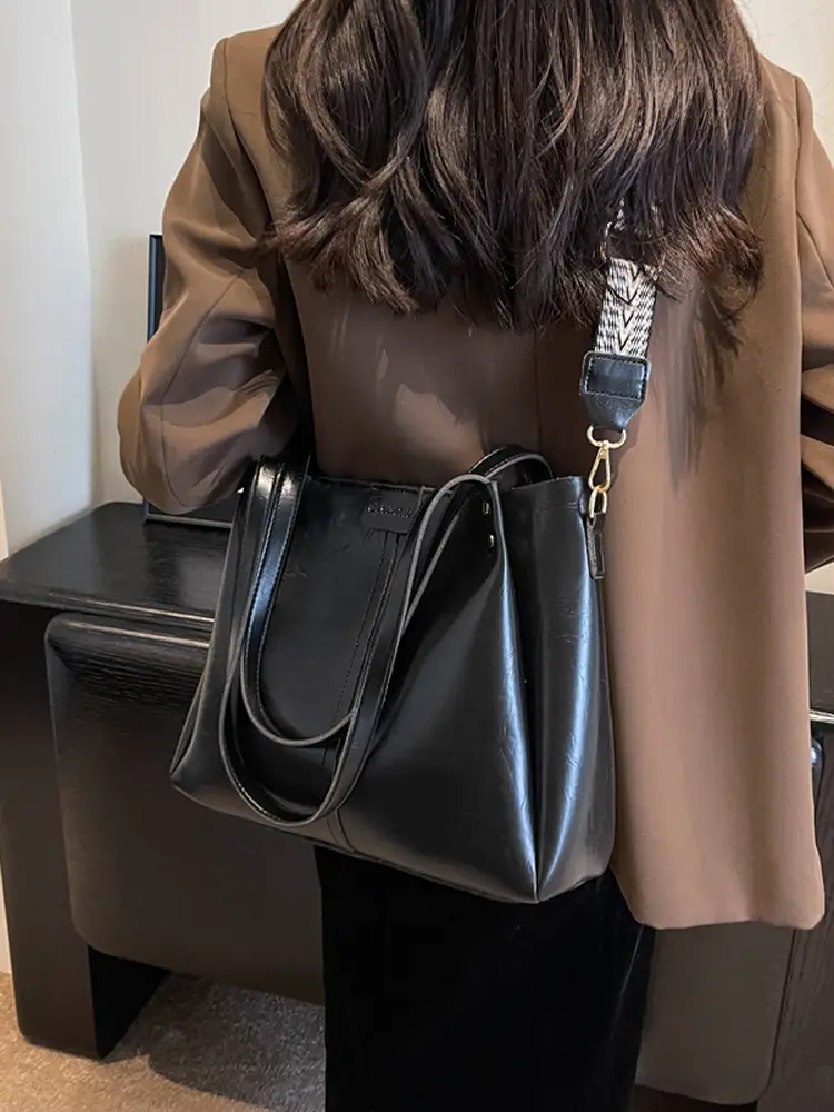 Brown Leather Shoulder Messenger Bag for Women - Image 8