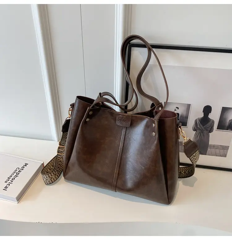 Brown Leather Shoulder Messenger Bag for Women — feature 23
