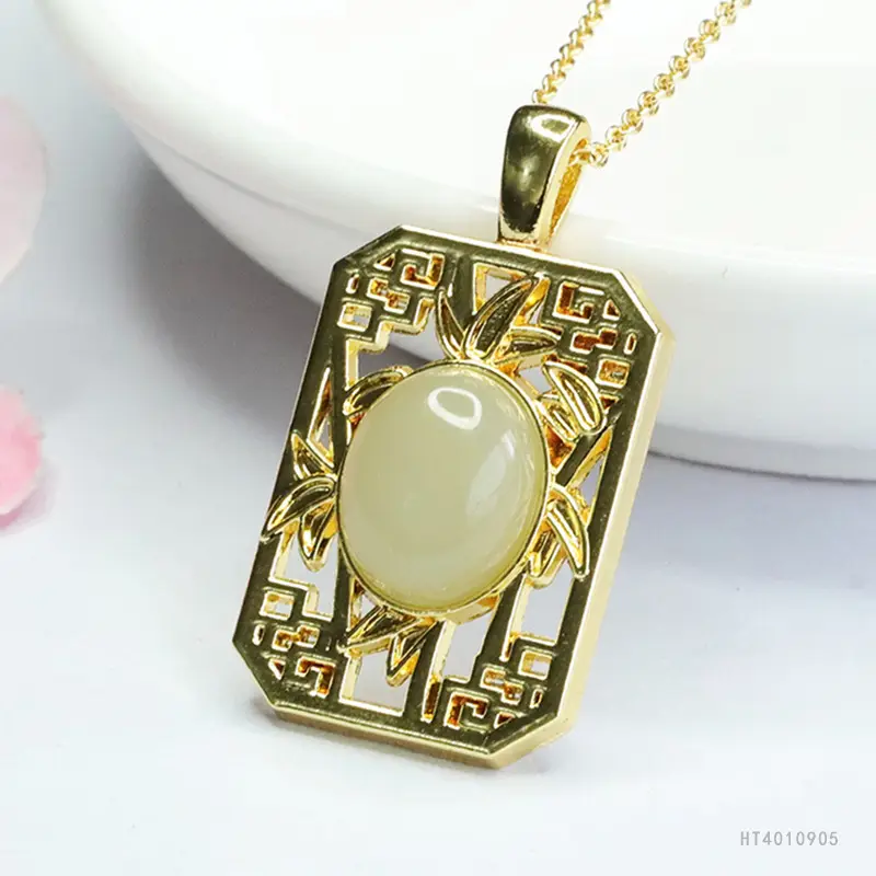 Guan Yu Jade Pendant Necklace Clear Water Jade Gold