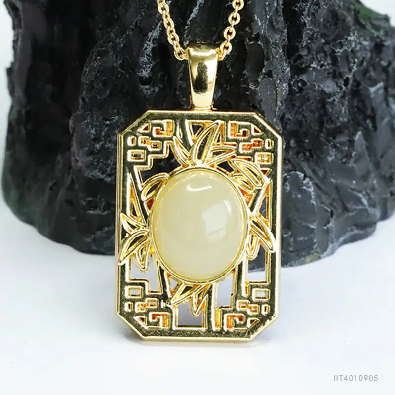 Guan Yu Jade Pendant Necklace Clear Water Jade Gold — feature 7