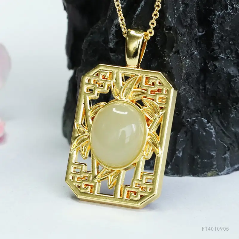 Guan Yu Jade Pendant Necklace Clear Water Jade Gold — feature 8