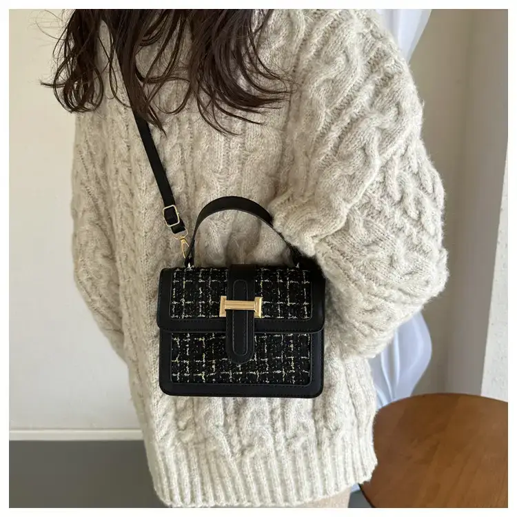 Women Houndstooth Shoulder Bag White 2024 — feature 10
