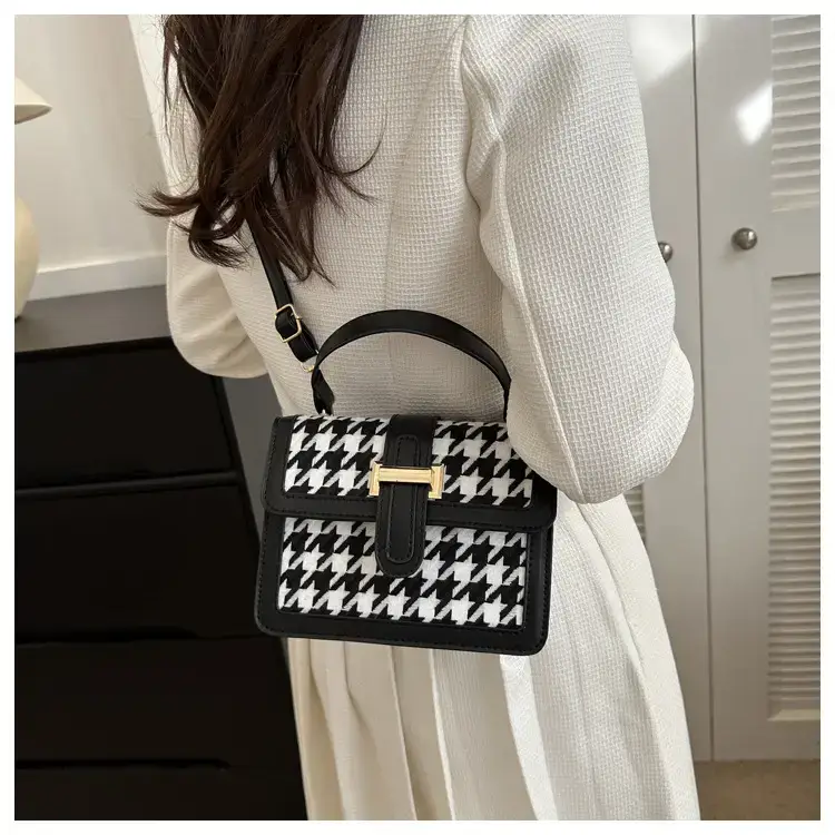 Women Houndstooth Shoulder Bag White 2024 — feature 12