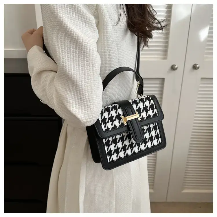 Women Houndstooth Shoulder Bag White 2024 — feature 13