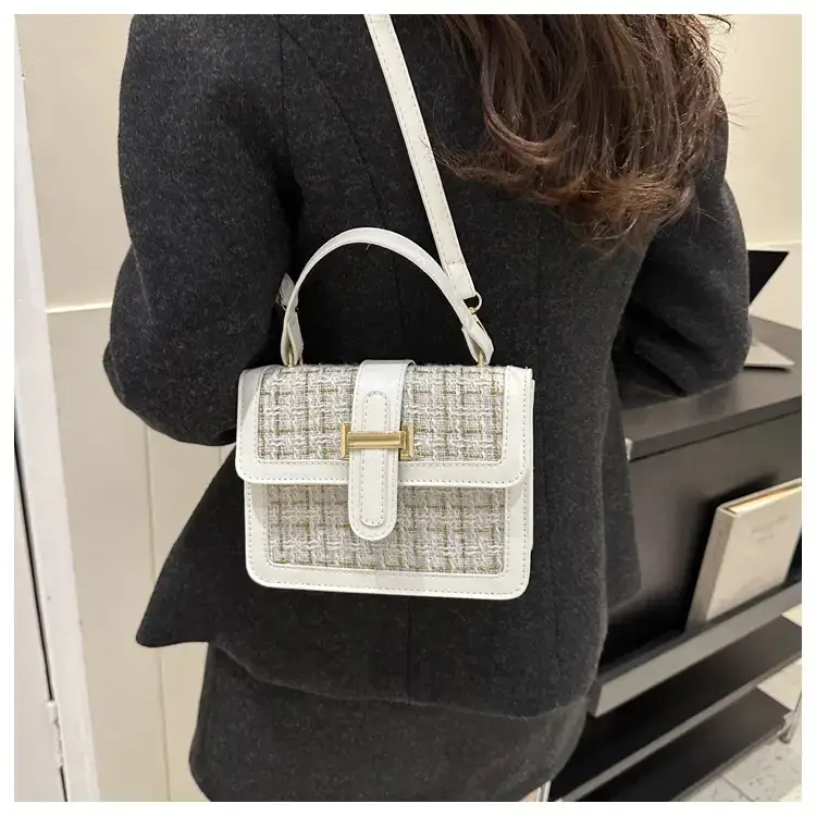 Women Houndstooth Shoulder Bag White 2024 — feature 14
