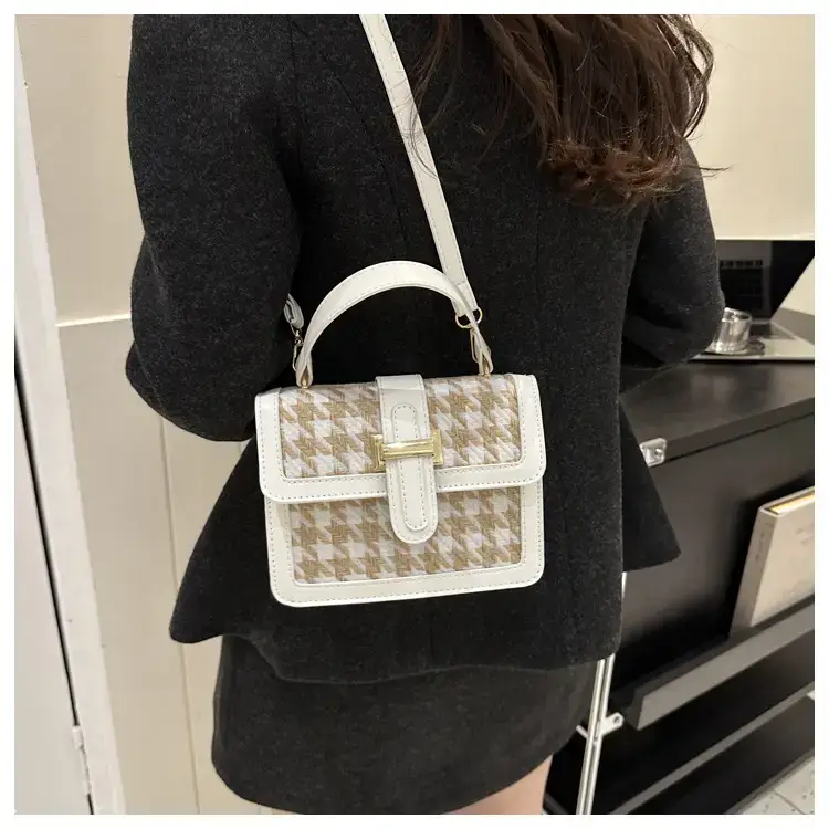 Women Houndstooth Shoulder Bag White 2024 — feature 17