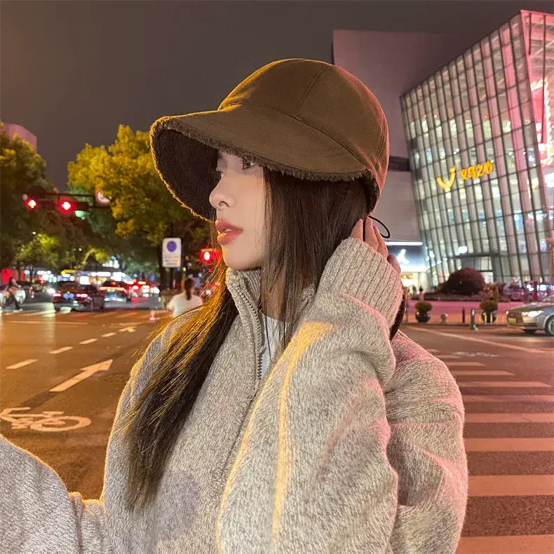 Women's Black Fleece Lined Baseball Cap for Winter Use — feature 1