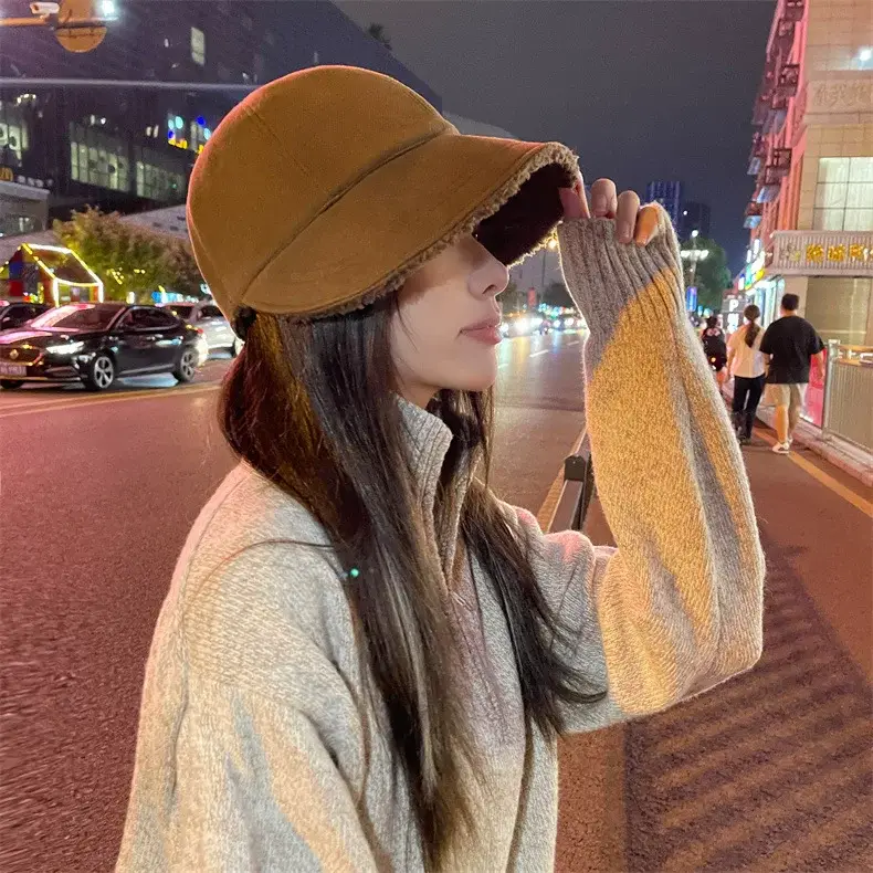 Women's Black Fleece Lined Baseball Cap for Winter Use — feature 2