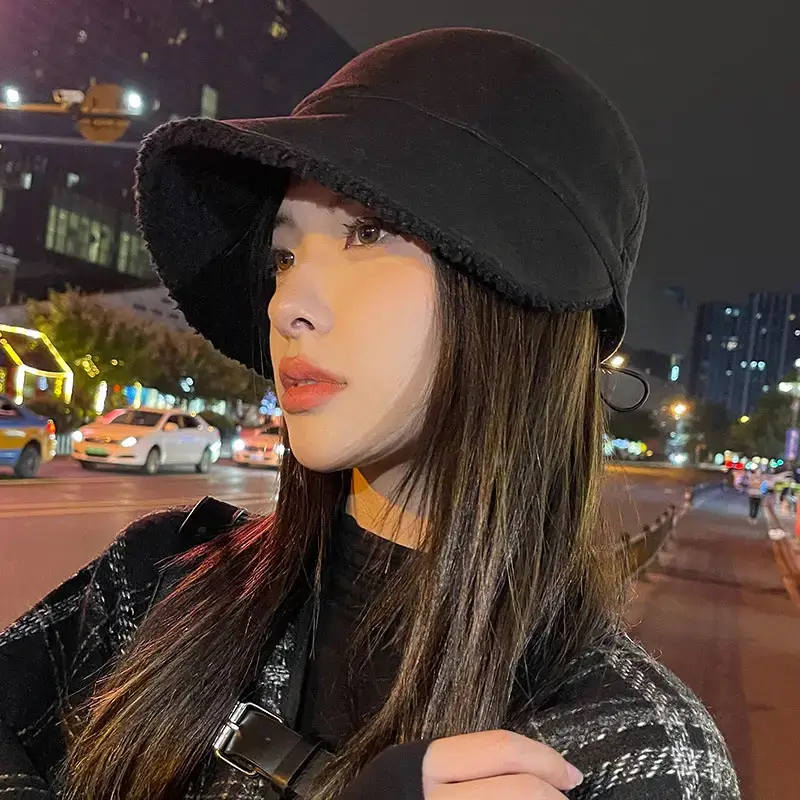 Women's Black Fleece Lined Baseball Cap for Winter Use - Image 2