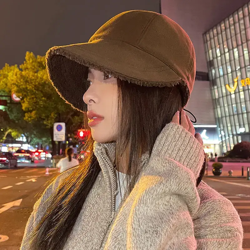 Women's Black Fleece Lined Baseball Cap for Winter Use - Image 3