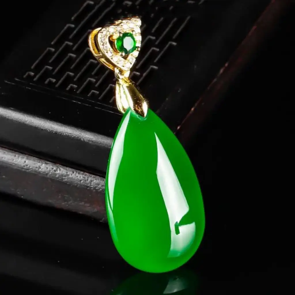 Full Green Ice-Type Agate Pendant with Gold Plated Top - Image 4