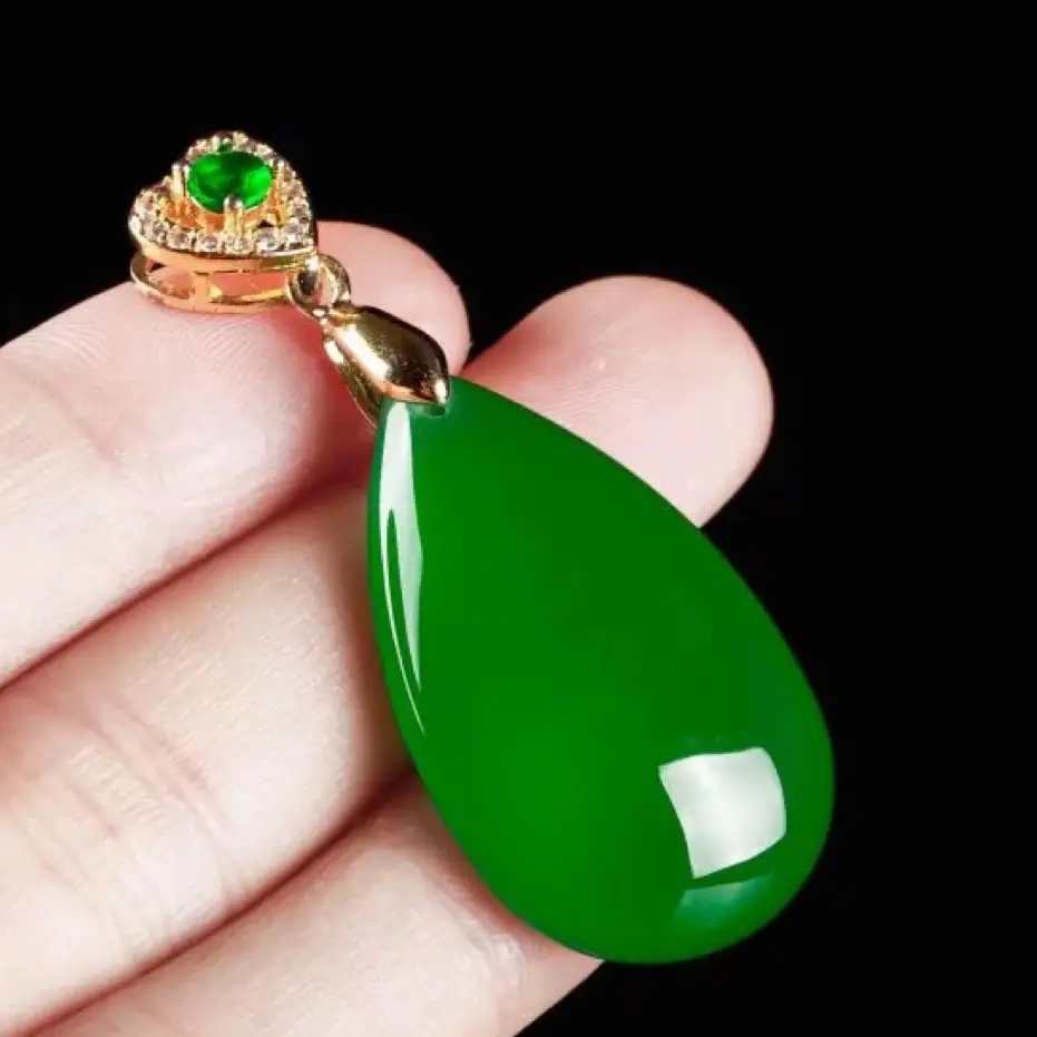 Full Green Ice-Type Agate Pendant with Gold Plated Top — feature 3