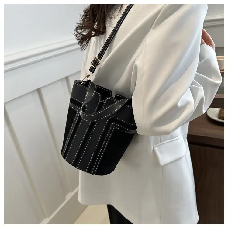 Women Korean Style Shoulder Messenger Bag 2024 New — feature 8