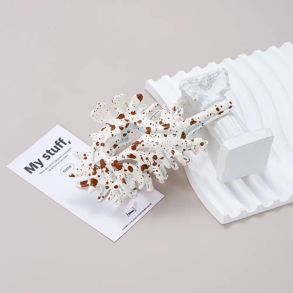 Multi-Color Shark Clip Hairpin with High-End Design — feature 11