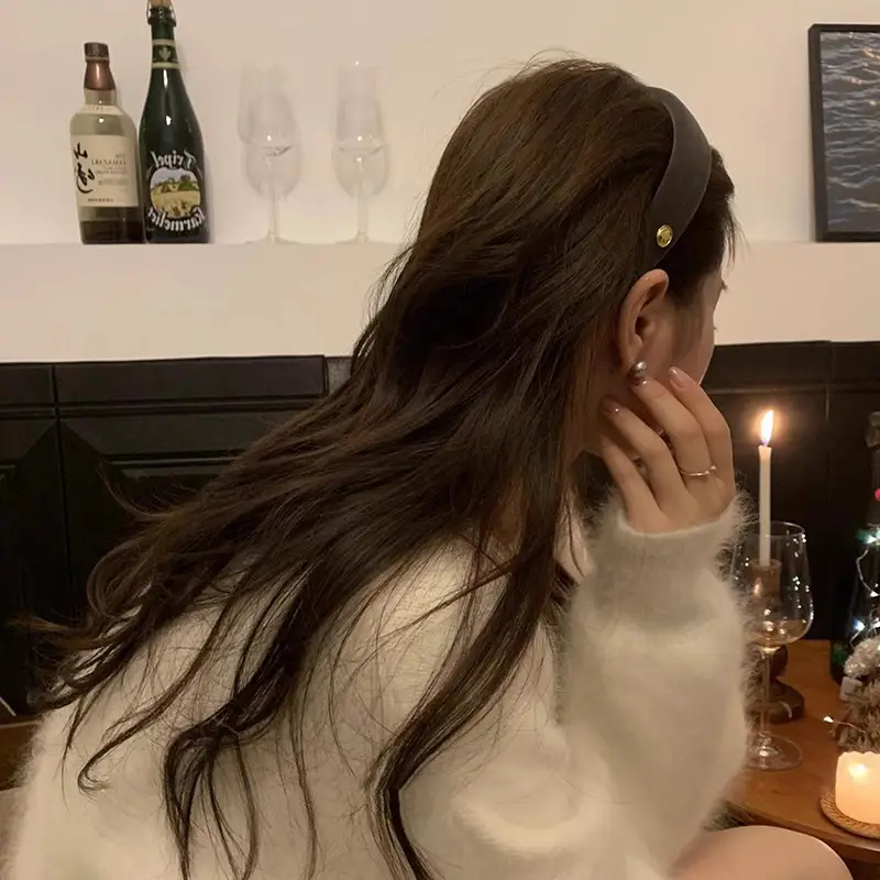 South Korea Vintage Velvet Skull Top Headband Gold — feature 5
