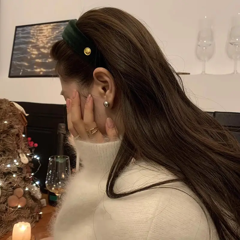 South Korea Vintage Velvet Skull Top Headband Gold — feature 7