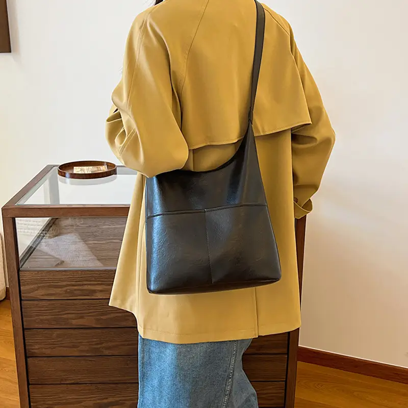 Vintage Women's Black Leather Shoulder Bag 2024 - Image 7