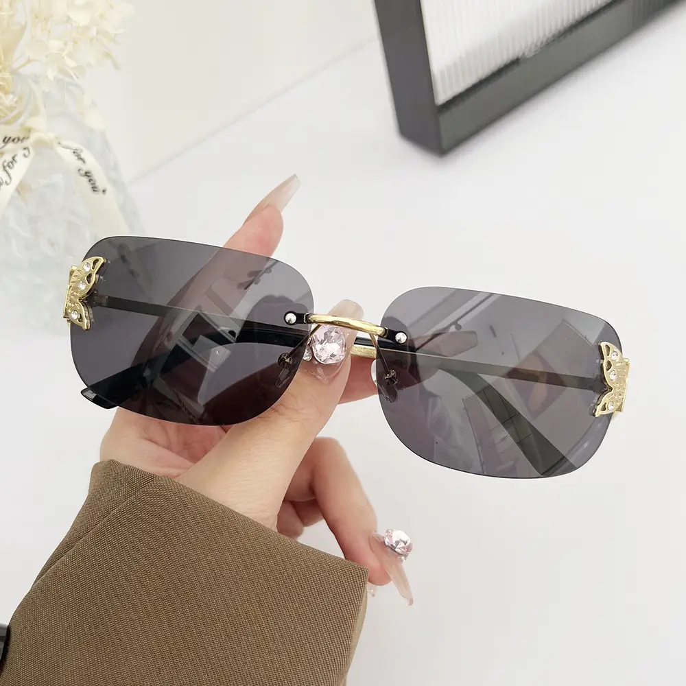 Butterfly Sunglasses for Women with Square Rim & Gold Tint - Image 9