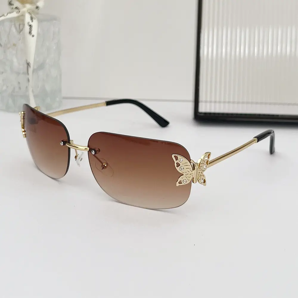 Butterfly Sunglasses for Women with Square Rim & Gold Tint - Image 3