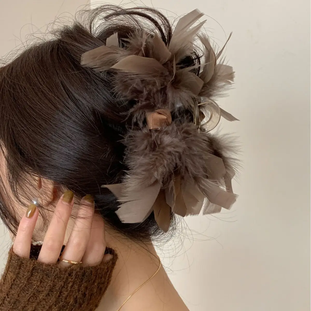 Black Feather Hairpin for Women High End Fashion - Image 6