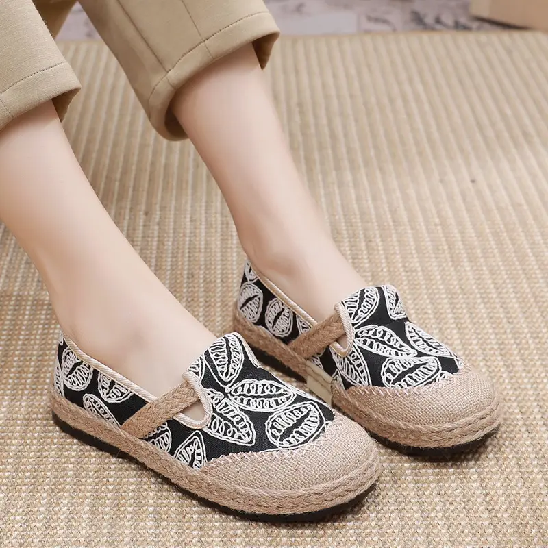 Spring New lazy slip-on fisherman shoes women's retro style linen round toe casual cotton and linen shoes old Beijing cloth shoes - Image 4