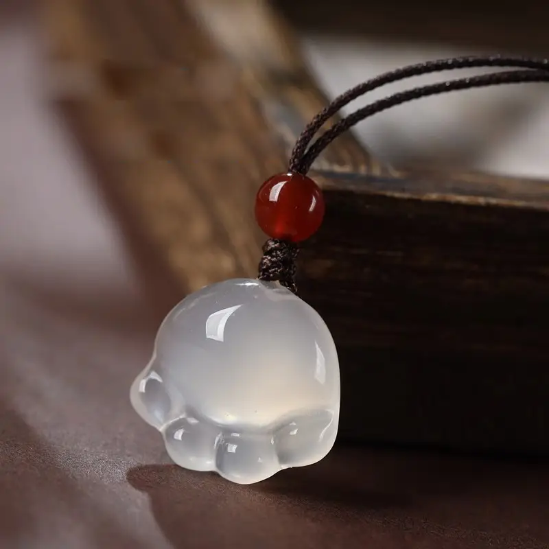 Cute Cat Paw Jade Pendant with Red Stone — feature 3