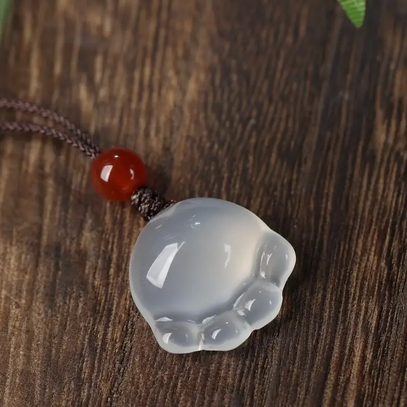 Cute Cat Paw Jade Pendant with Red Stone — feature 5