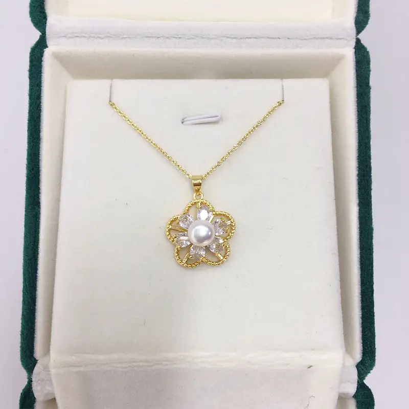 Natural Pearl Necklace with Green Zircon Flower Design — feature 8