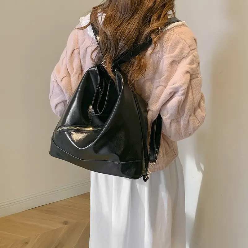 Women Large Capacity Black Tote Bag with Chain Strap - Image 6