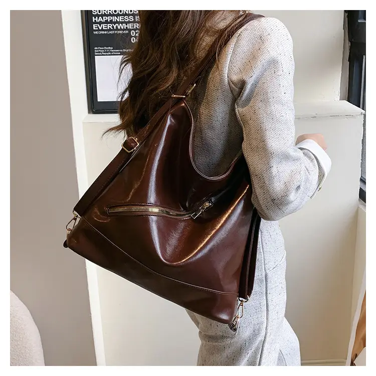 Women Large Capacity Black Tote Bag with Chain Strap — feature 10
