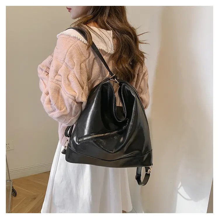 Women Large Capacity Black Tote Bag with Chain Strap — feature 20