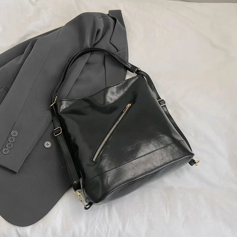 Women Large Capacity Black Tote Bag with Chain Strap - Image 2