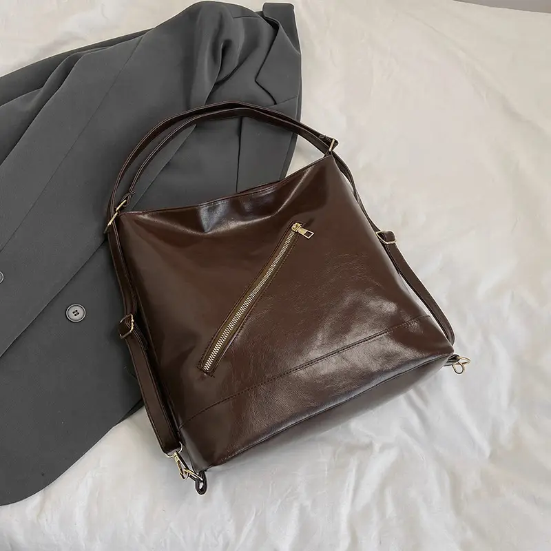 Women Large Capacity Black Tote Bag with Chain Strap - Image 3