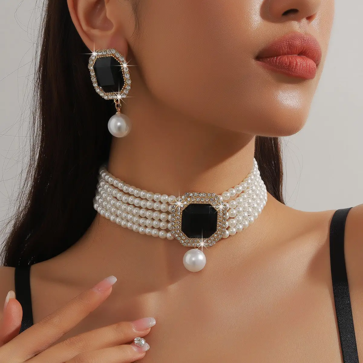 Luxury Multi-Layer Pearl & Crystal Necklace Set — feature 17