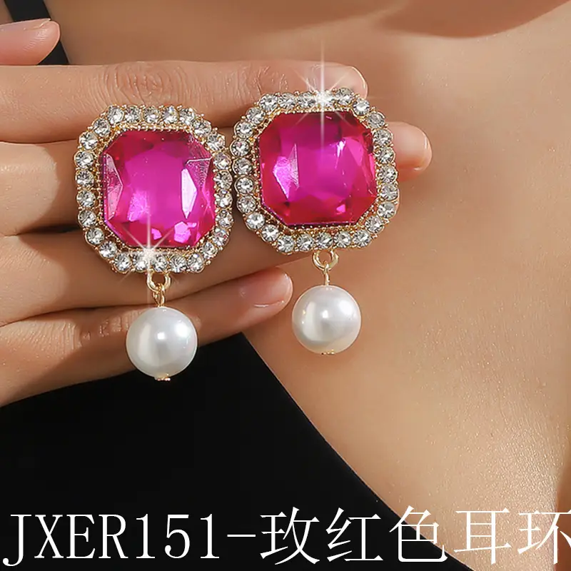Luxury Multi-Layer Pearl & Crystal Necklace Set - Image 9