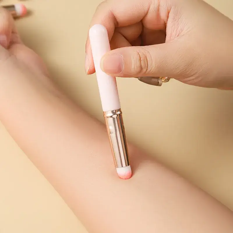 Mini Lip Brush Set of 5 Rose Gold & Pink - Image 7