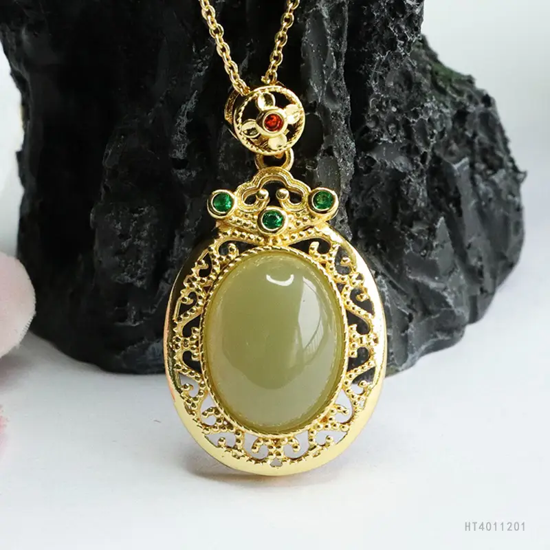 Guan Yu Jade Pendant Necklace Clear Water Jade Vintage Gold — feature 7