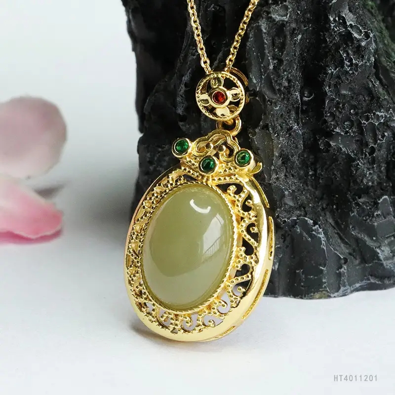 Guan Yu Jade Pendant Necklace Clear Water Jade Vintage Gold — feature 9