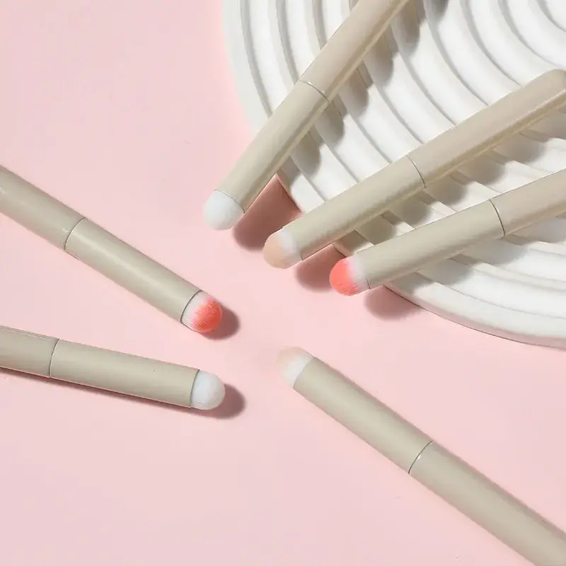 Mini Portable Lip Brush for Girls & Women - Image 8