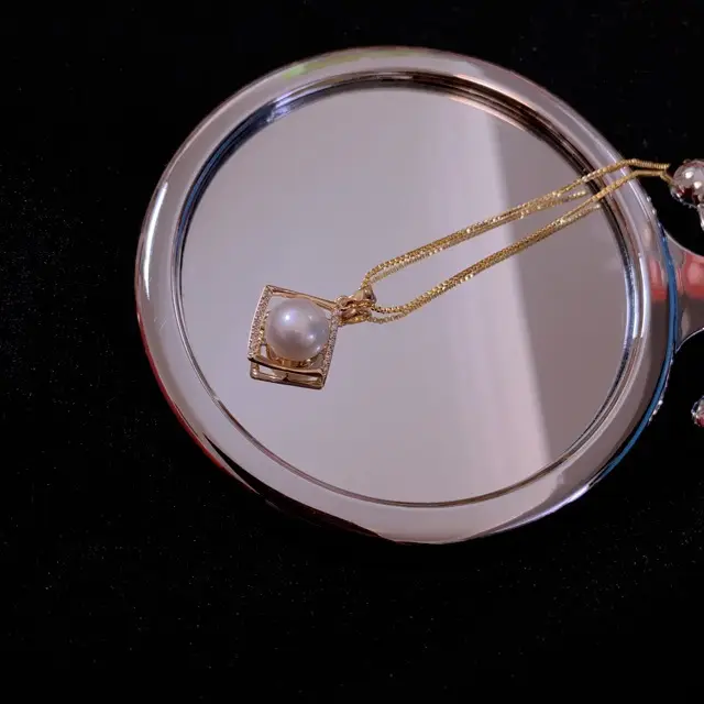 14k Gold Square Pearl Necklace for Women - Image 3