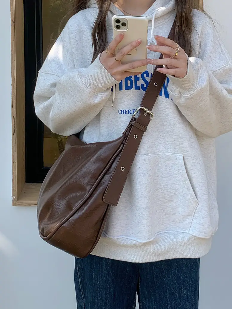 Retro Textured Shoulder Bag for Women 2026 - Image 4
