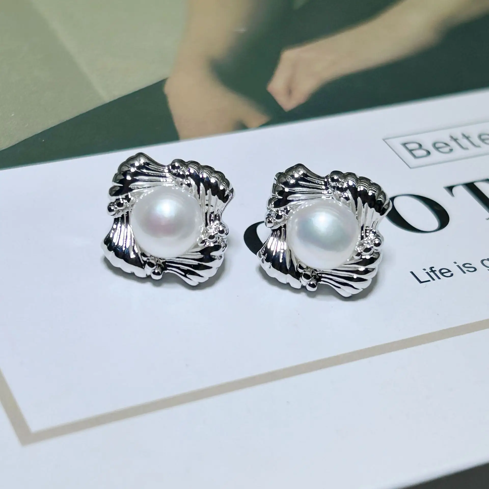 2024 Pearl Earrings European American Style - Image 5
