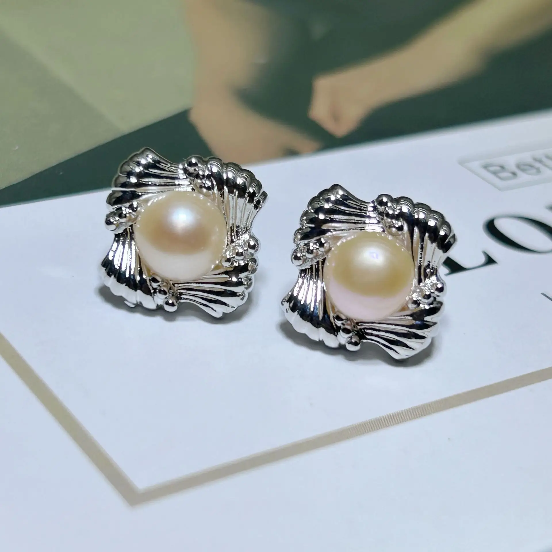 2024 Pearl Earrings European American Style — feature 4