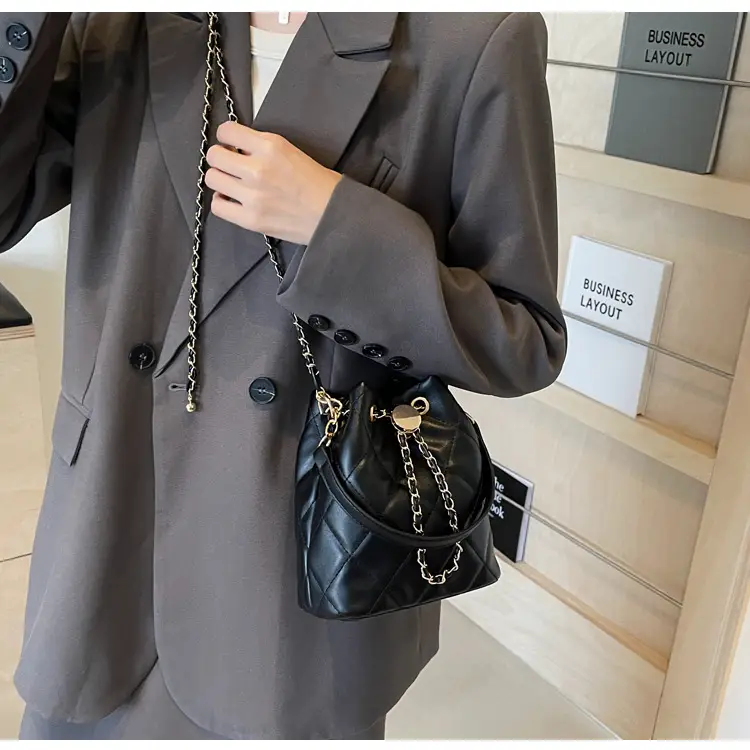 Korean Style Diamond Chain Bucket Bag White Gold Chain — feature 16